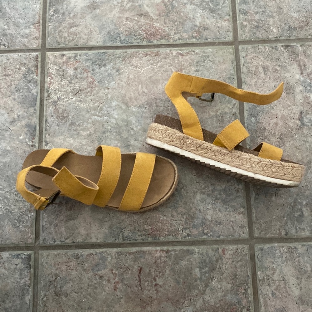 Universal Thread, Gladiator Sandals #253 - image 1